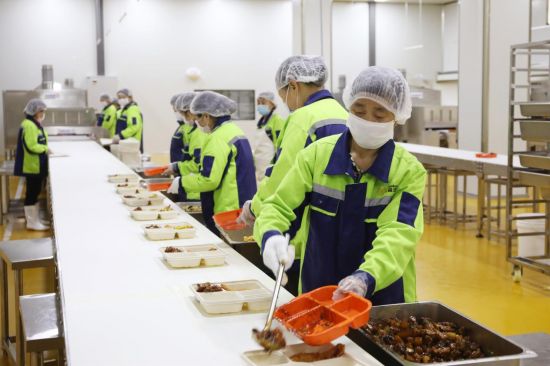 【人民网】天长:&ldquo;中央厨房&rdquo;精心配餐 做好防疫后勤保障